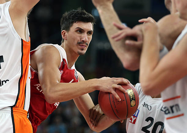 更是团队精 更是团队精